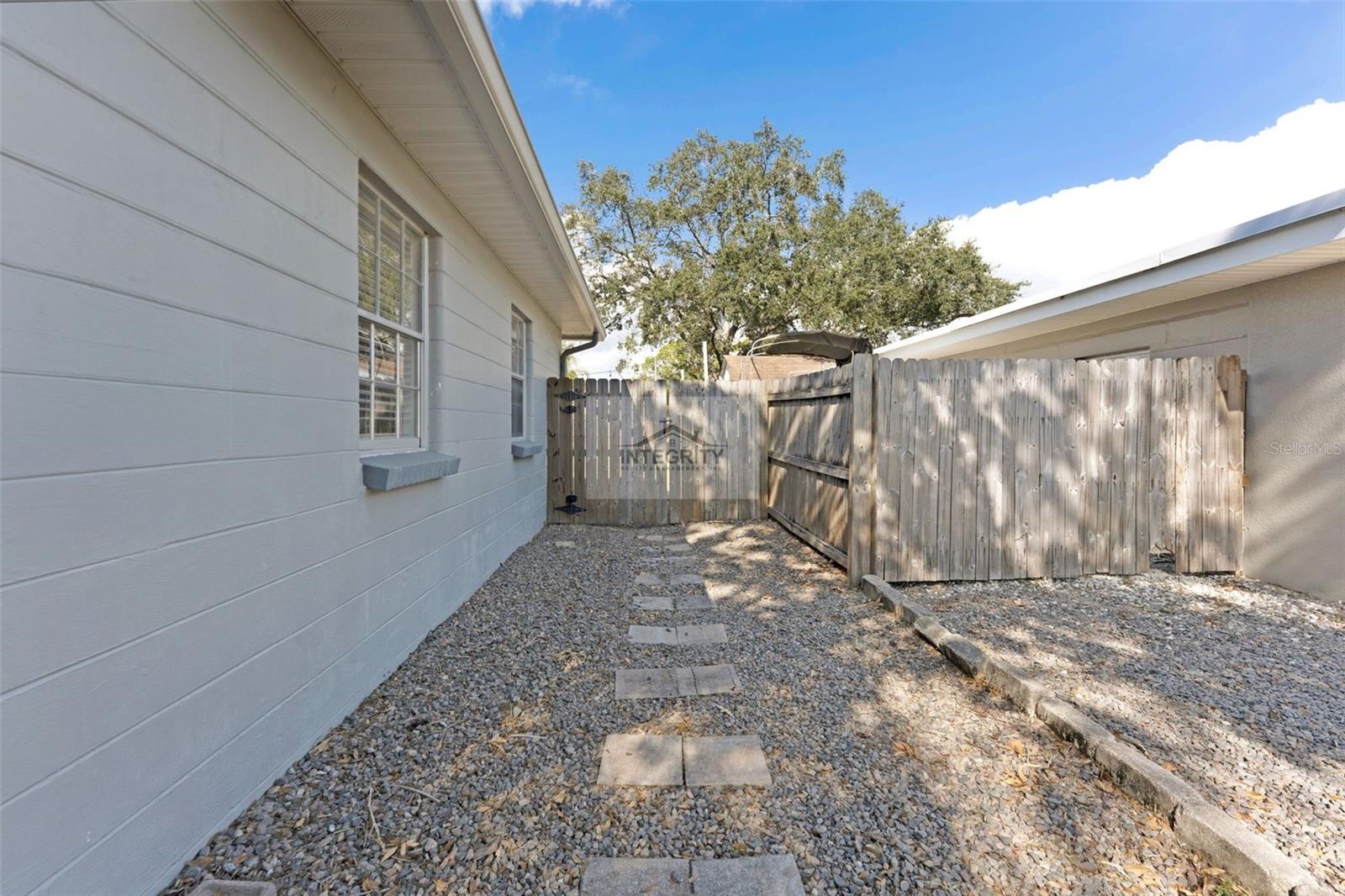 Image 30 of 35 For 4619 Bay Villa Avenue