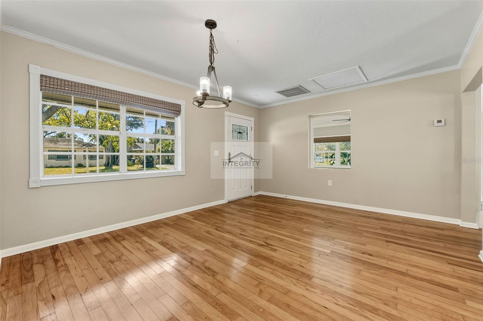 Image 6 of 35 For 4619 Bay Villa Avenue