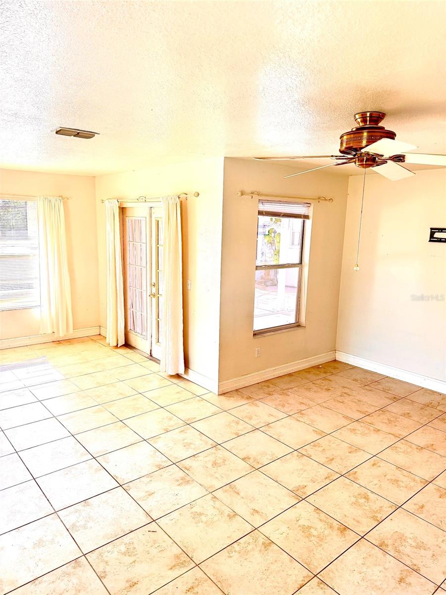 Image 11 of 67 For 19814 Moorgate Street