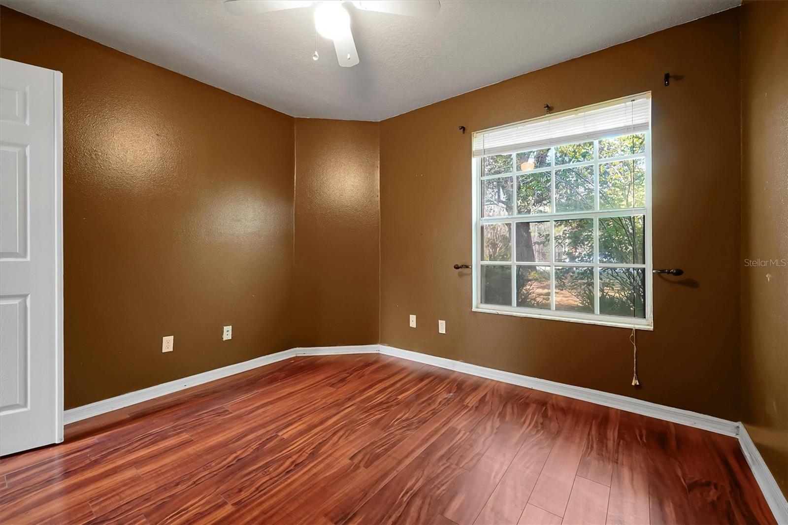 Image 26 of 67 For 19814 Moorgate Street