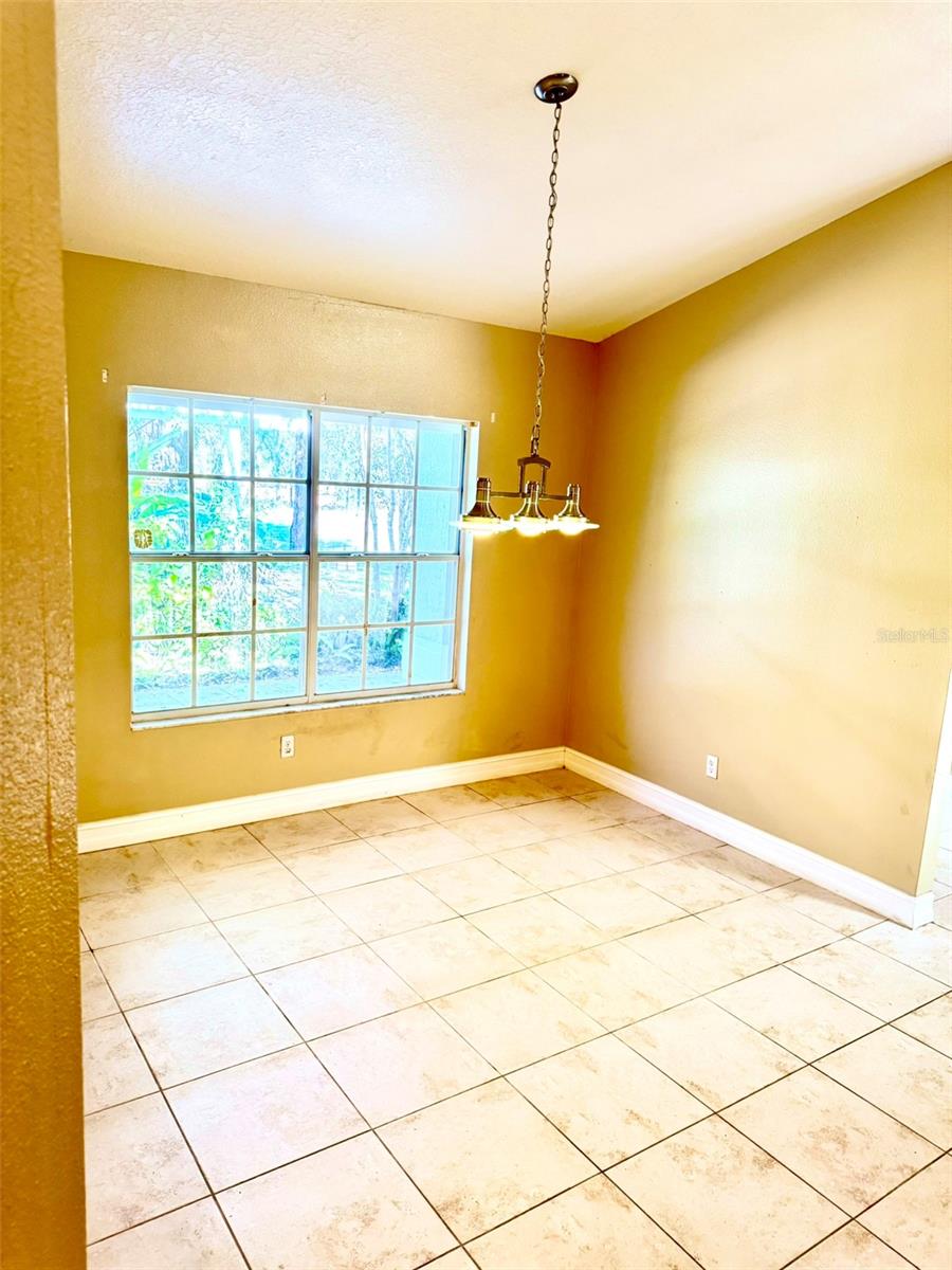 Image 9 of 67 For 19814 Moorgate Street