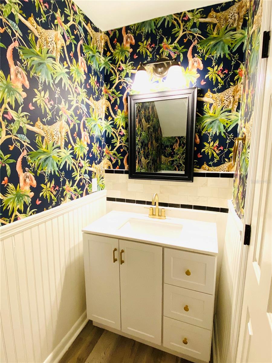 Image 11 of 25 For 148 Douglas Road W C