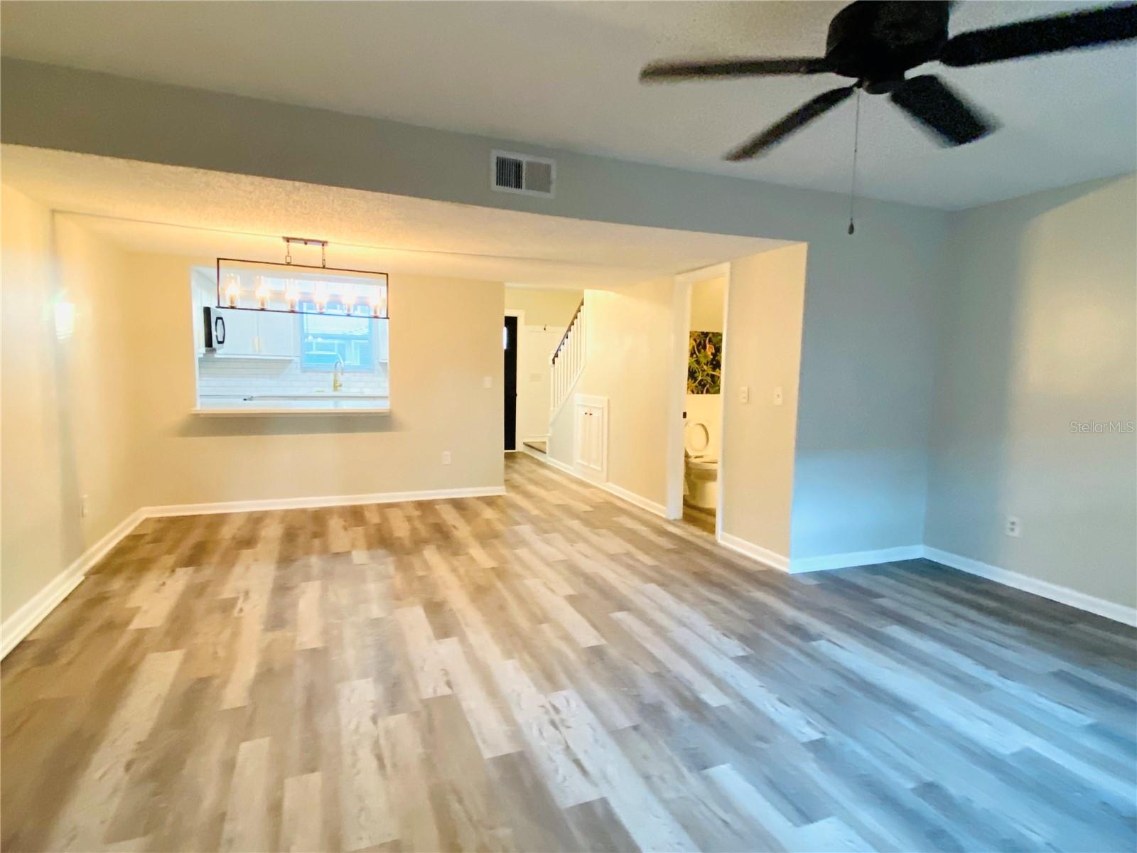 Image 13 of 25 For 148 Douglas Road W C