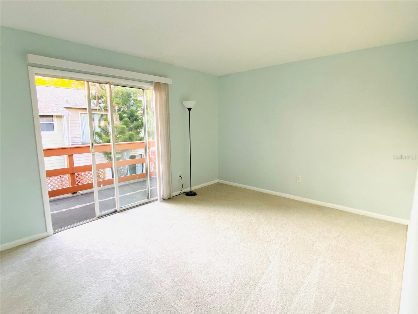 Image 18 of 25 For 148 Douglas Road W C