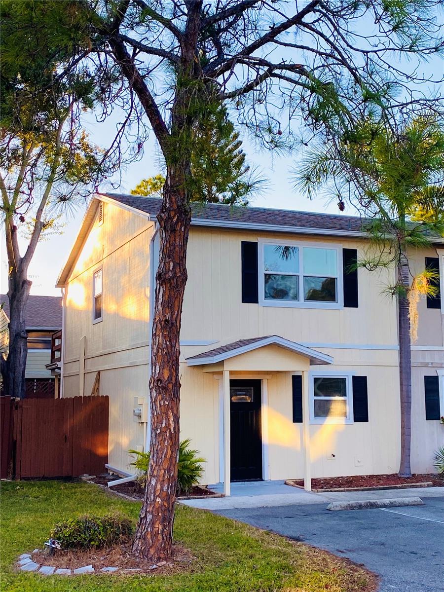 Image 2 of 25 For 148 Douglas Road W C