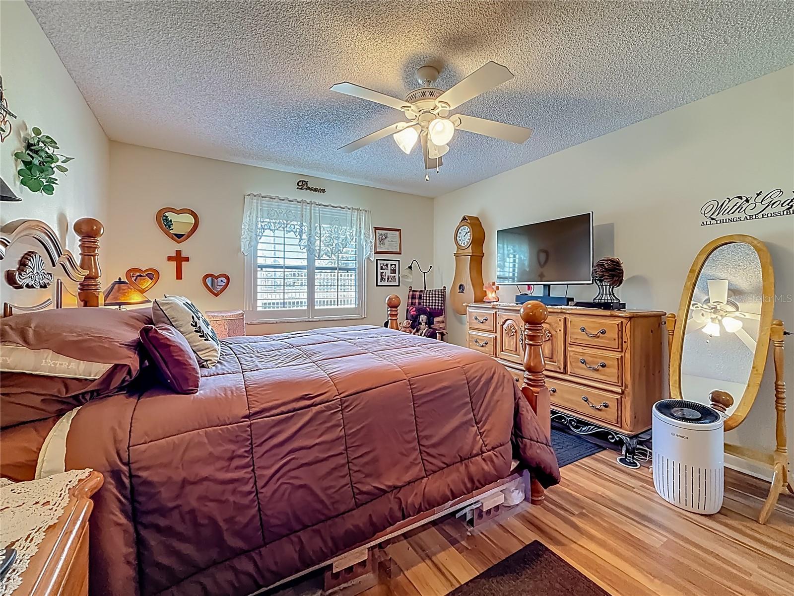 Image 22 of 37 For 38225 Boxwood Drive 38225