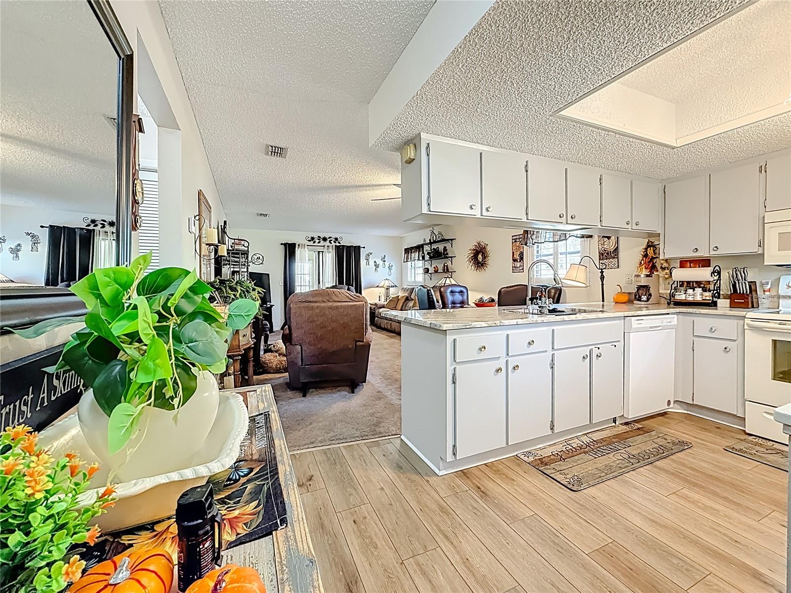 Image 5 of 37 For 38225 Boxwood Drive 38225