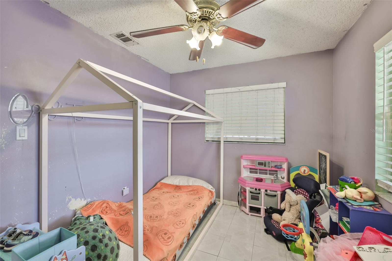 Listing photo id 14 for 3901 Clearfield Avenue