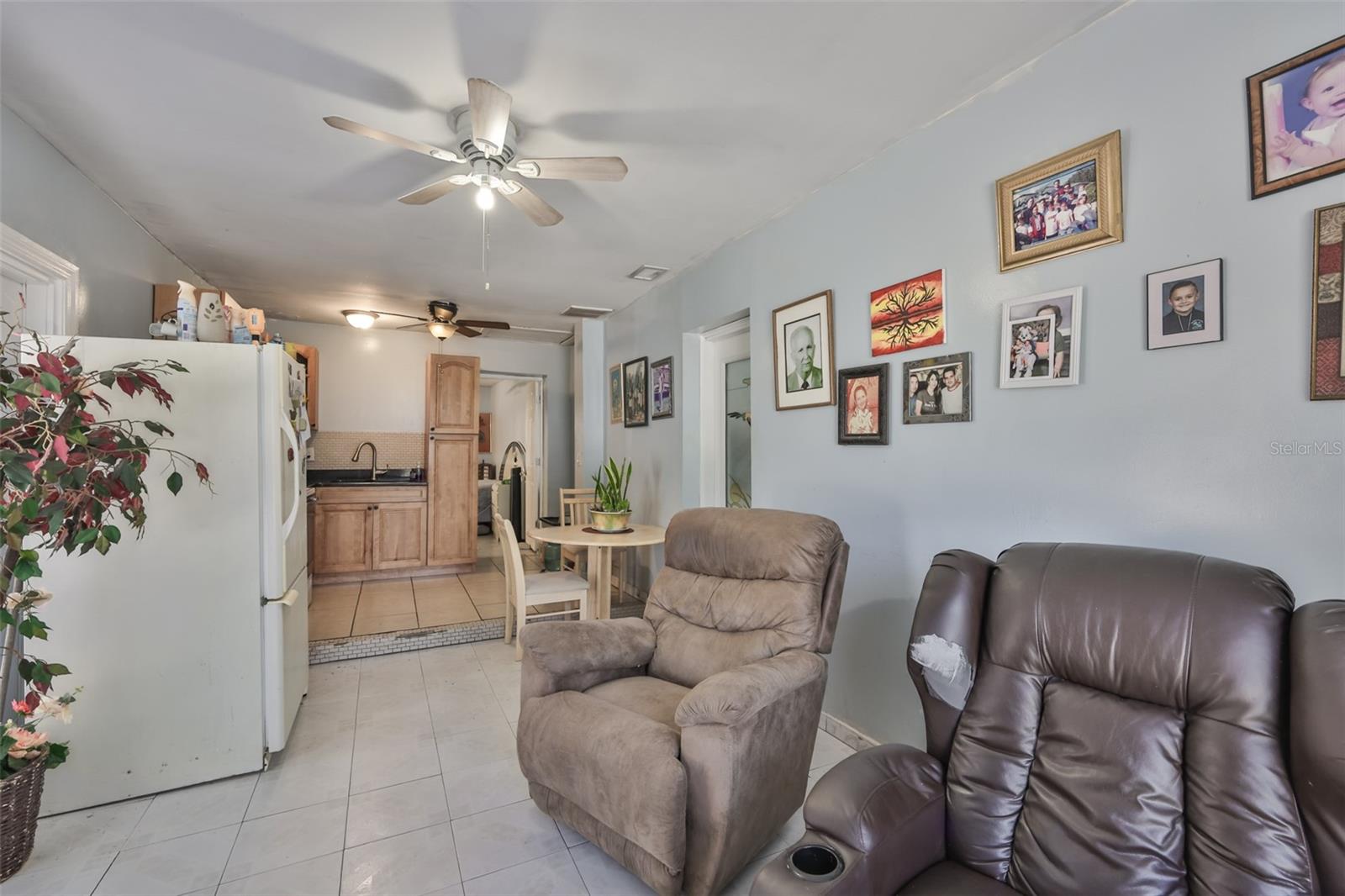 Listing photo id 16 for 3901 Clearfield Avenue