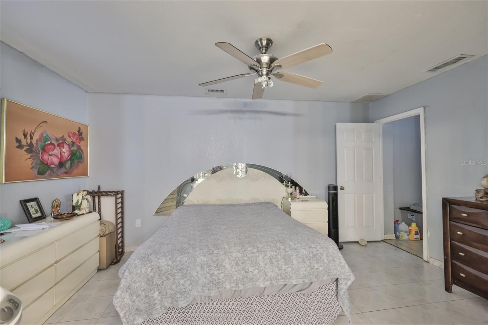 Listing photo id 22 for 3901 Clearfield Avenue