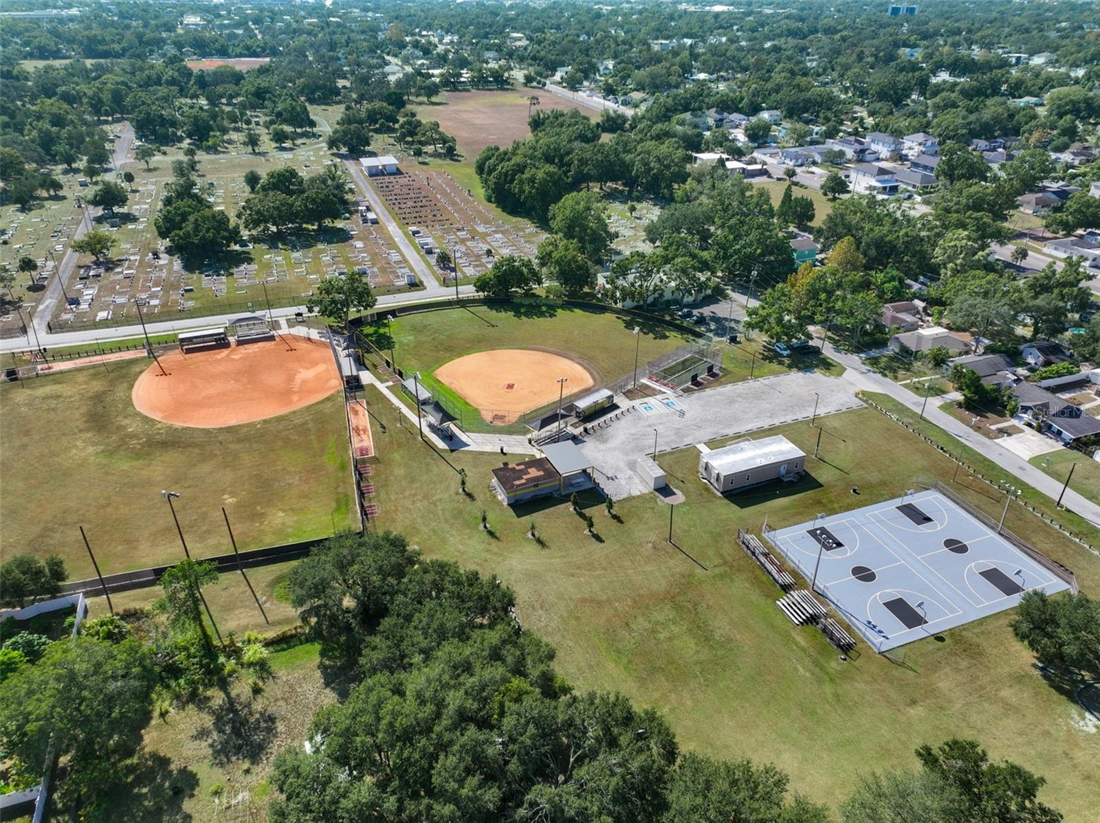 Listing photo id 36 for 3901 Clearfield Avenue