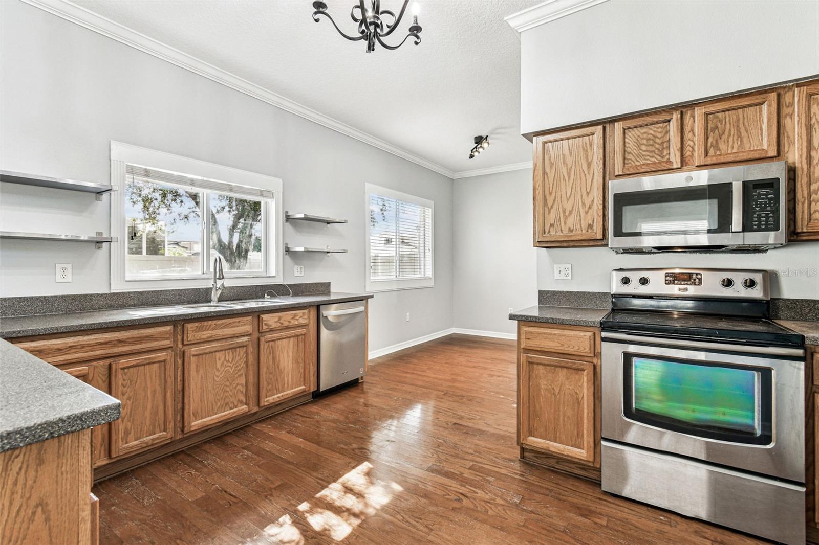 Image 23 of 72 For 395 Wingate Circle