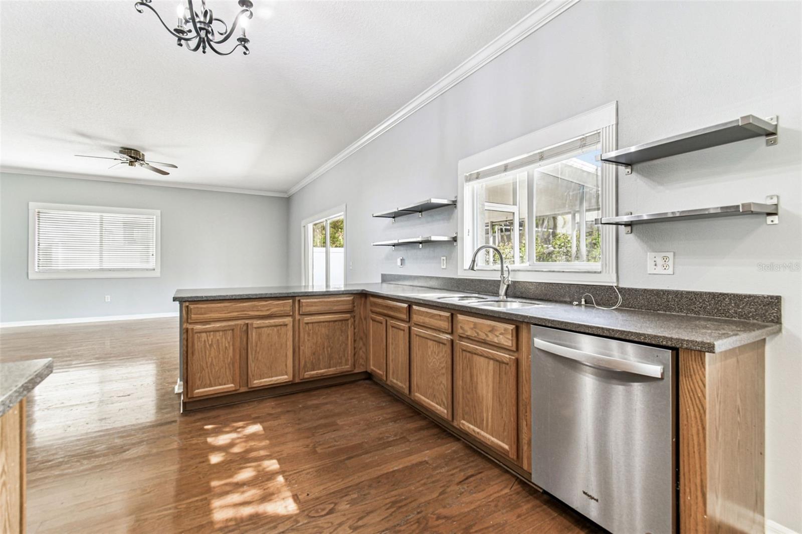 Image 27 of 72 For 395 Wingate Circle