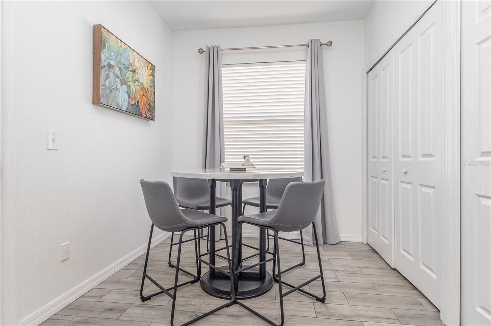 Image 15 of 30 For 456 Knollwood Drive