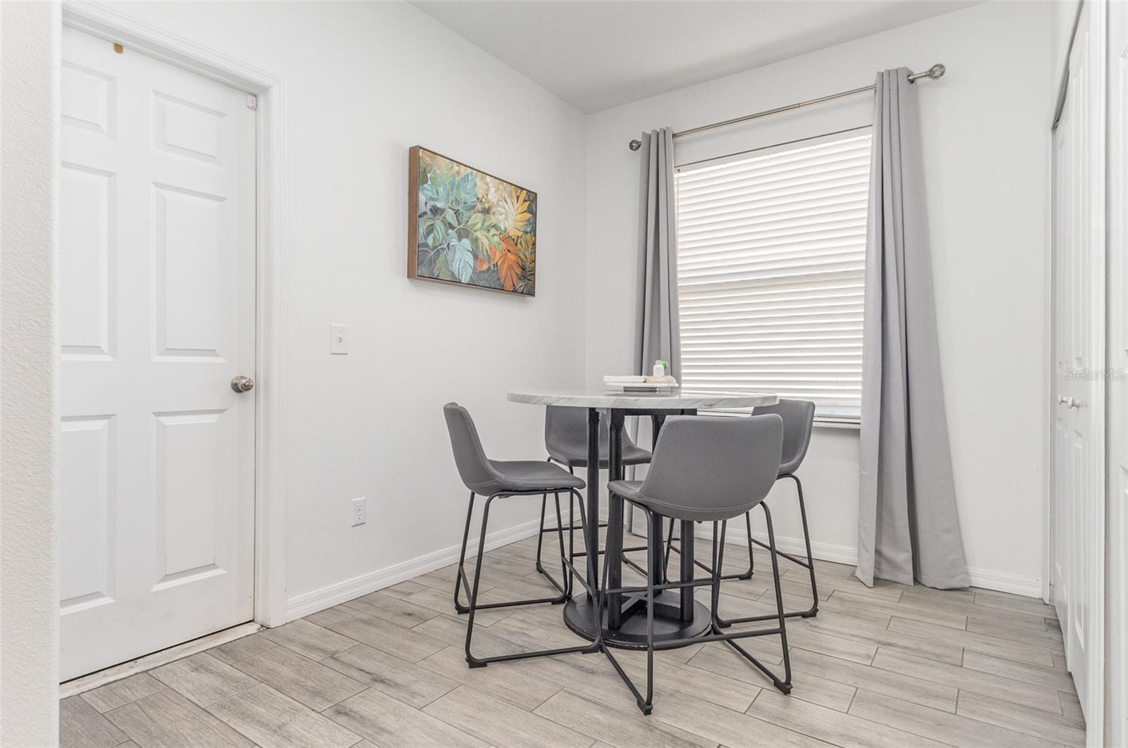 Image 16 of 30 For 456 Knollwood Drive