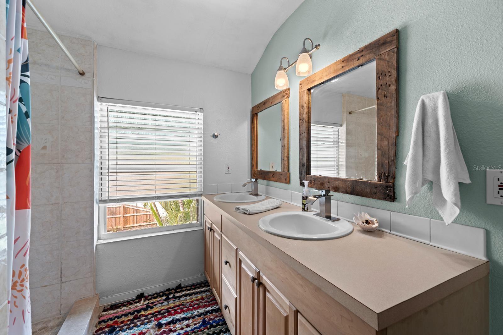 Image 19 of 32 For 1038 Crescent Lake Drive N