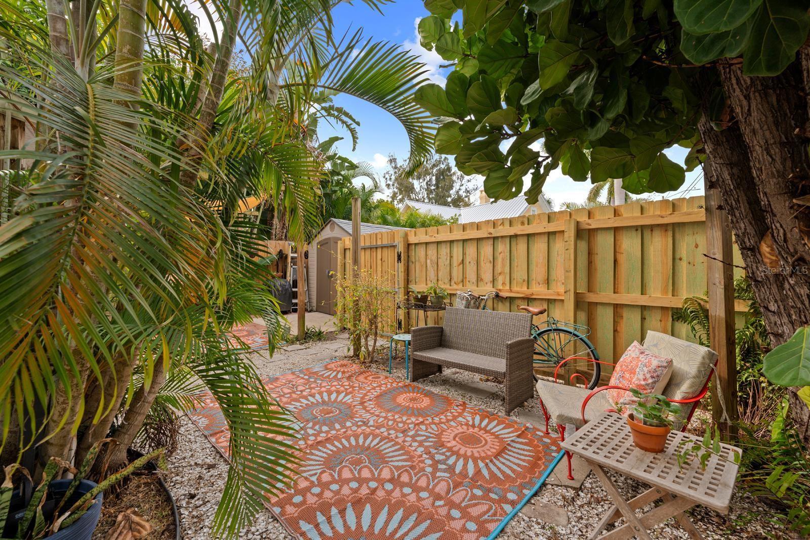 Image 22 of 32 For 1038 Crescent Lake Drive N