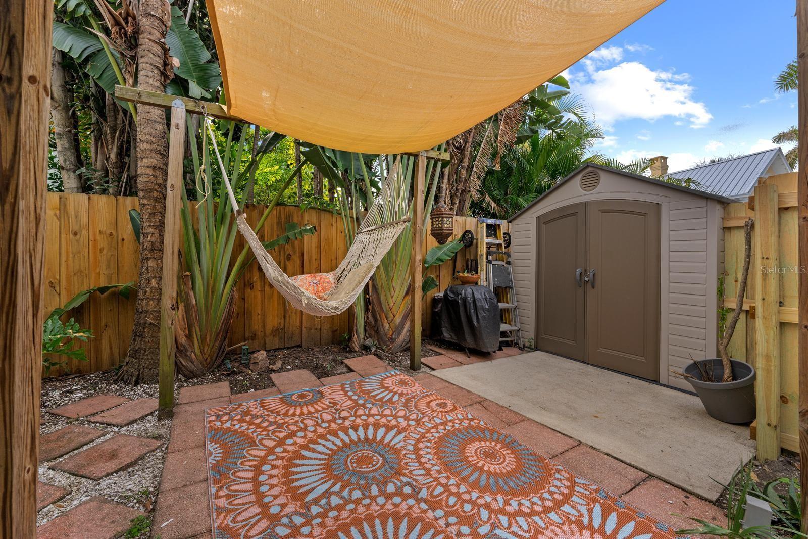 Image 23 of 32 For 1038 Crescent Lake Drive N