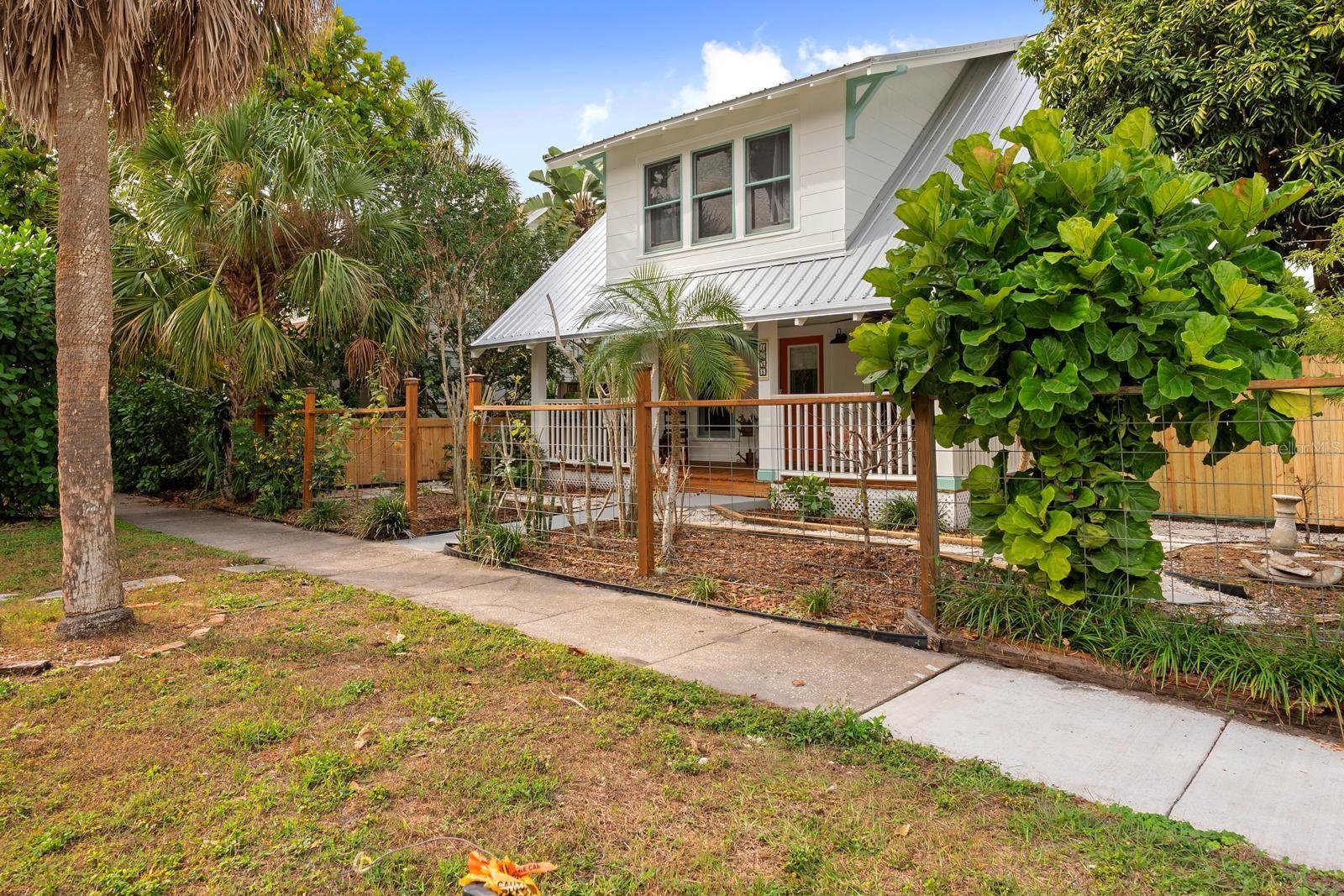 Image 4 of 32 For 1038 Crescent Lake Drive N