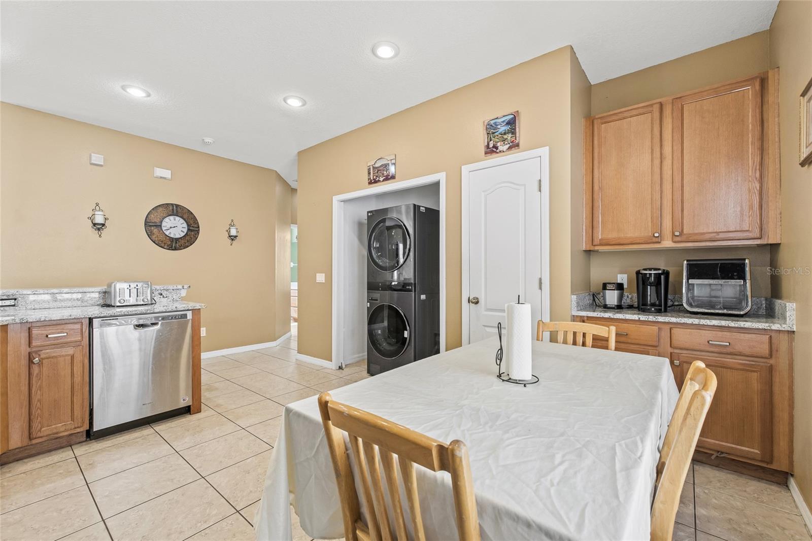 Image 18 of 51 For 1836 Atlantic Drive