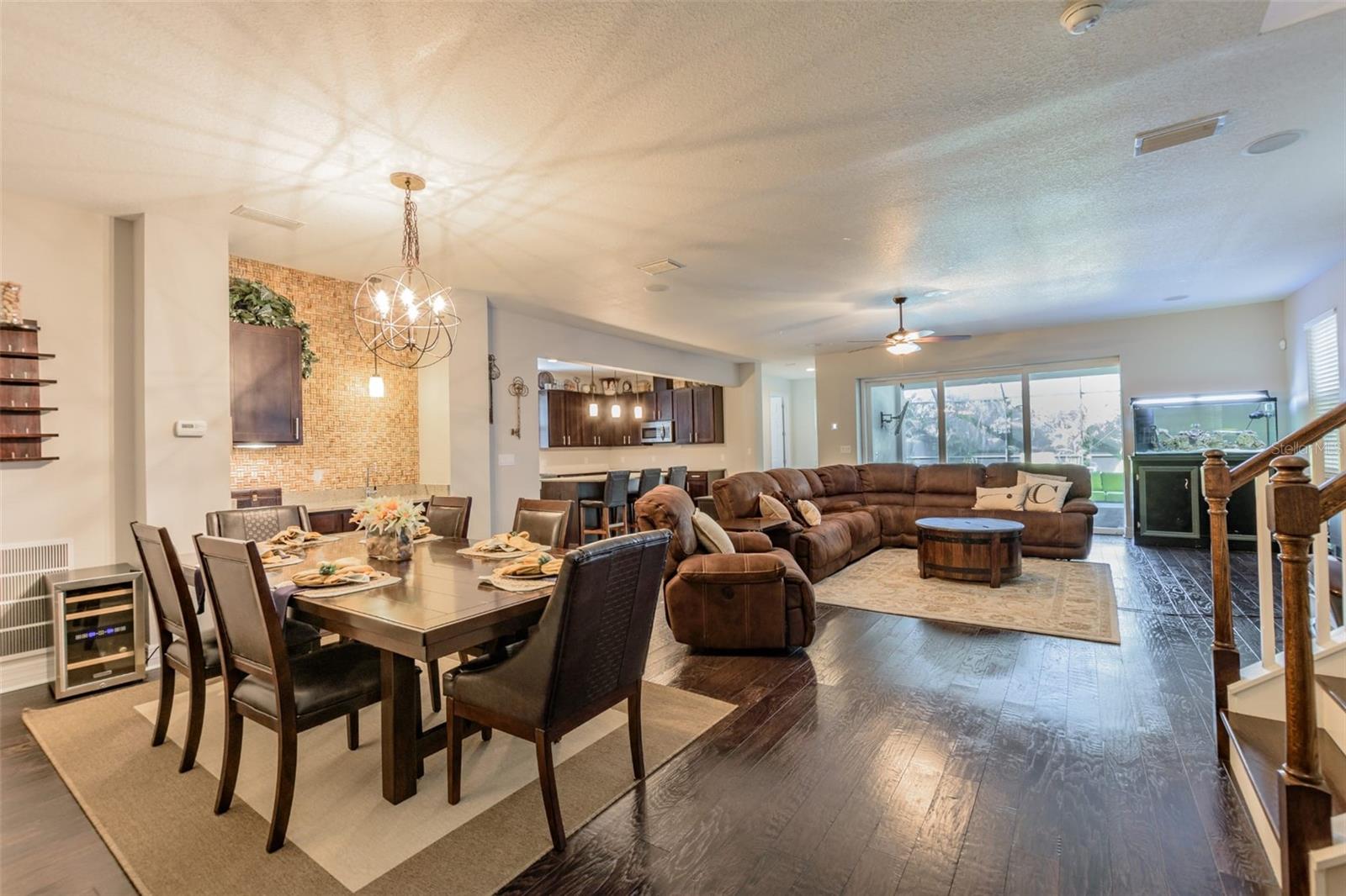 Image 17 of 61 For 407 Tampania Avenue