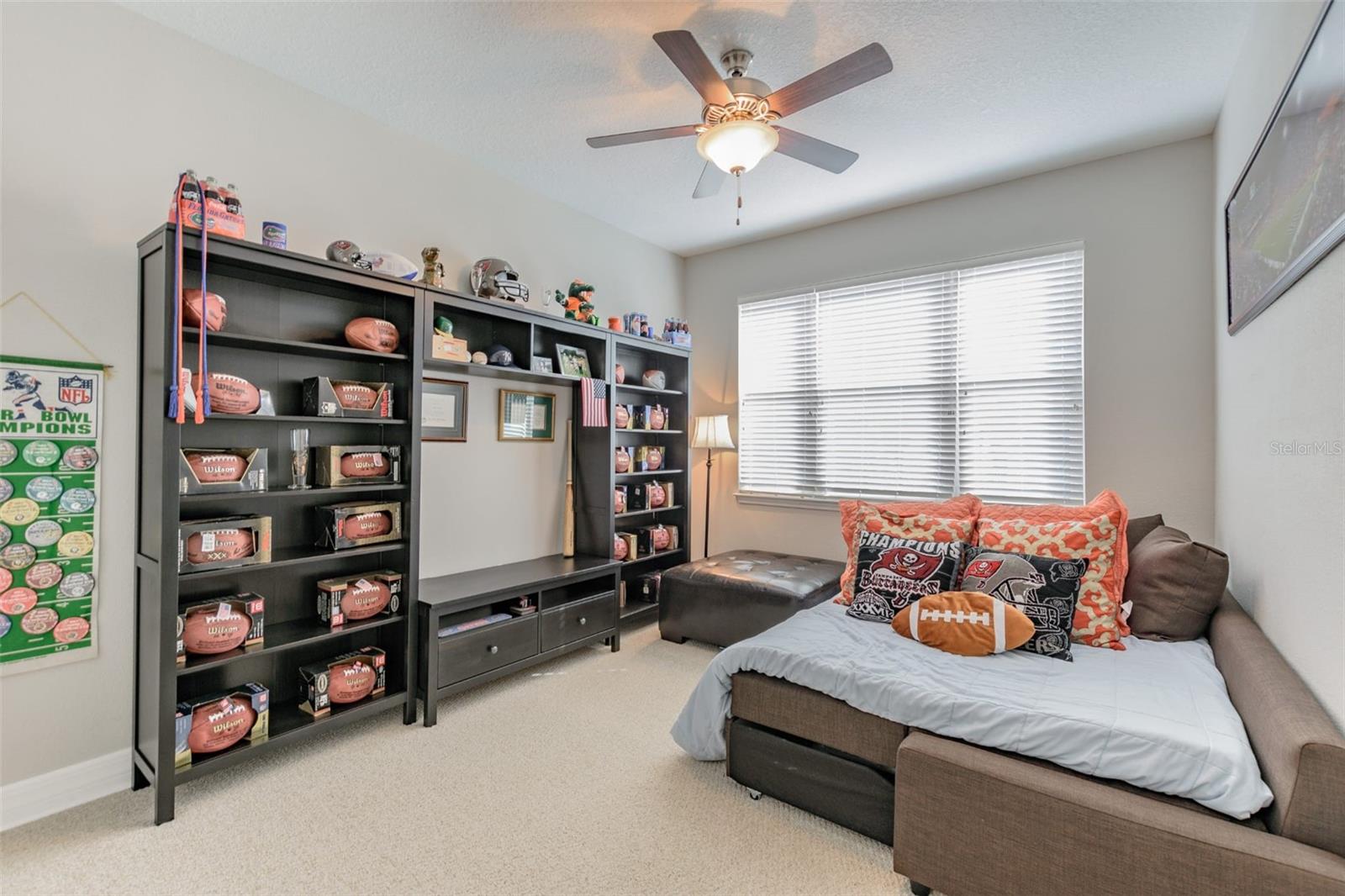 Image 28 of 61 For 407 Tampania Avenue