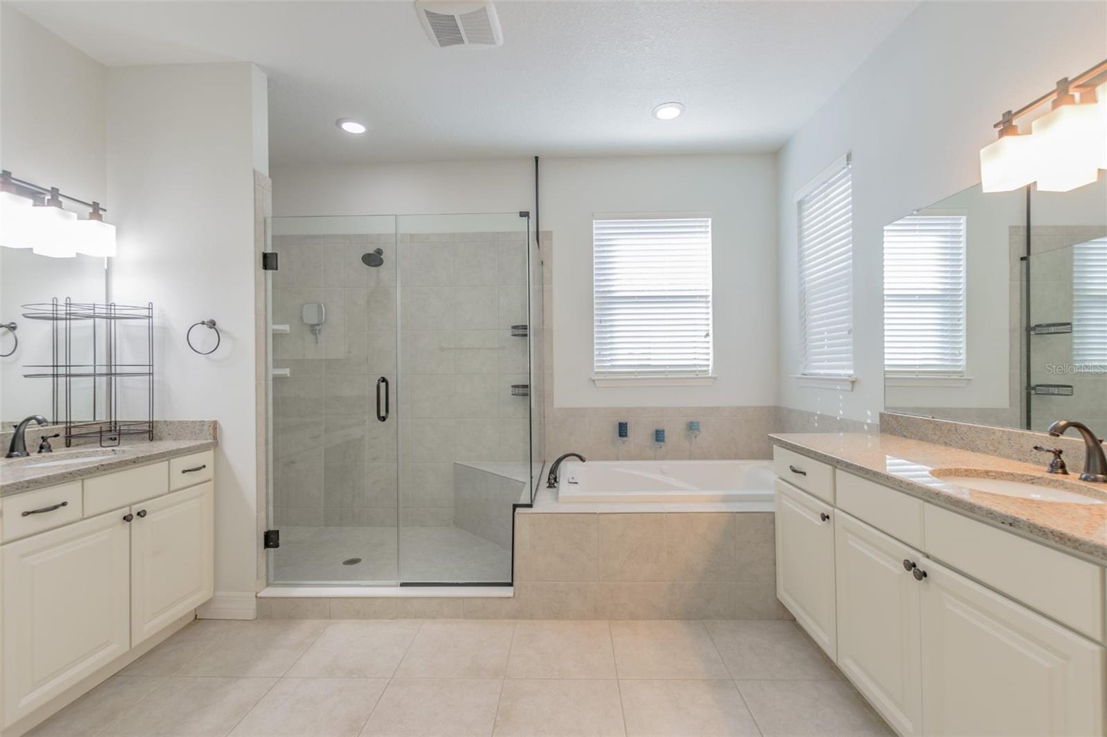 Image 5 of 61 For 407 Tampania Avenue