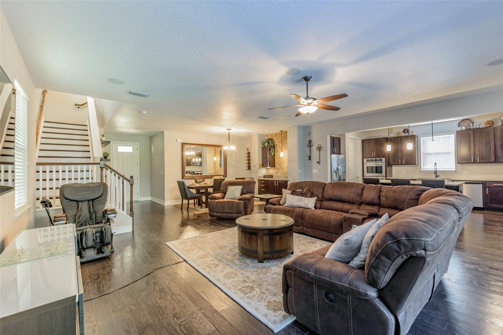 Image 6 of 61 For 407 Tampania Avenue