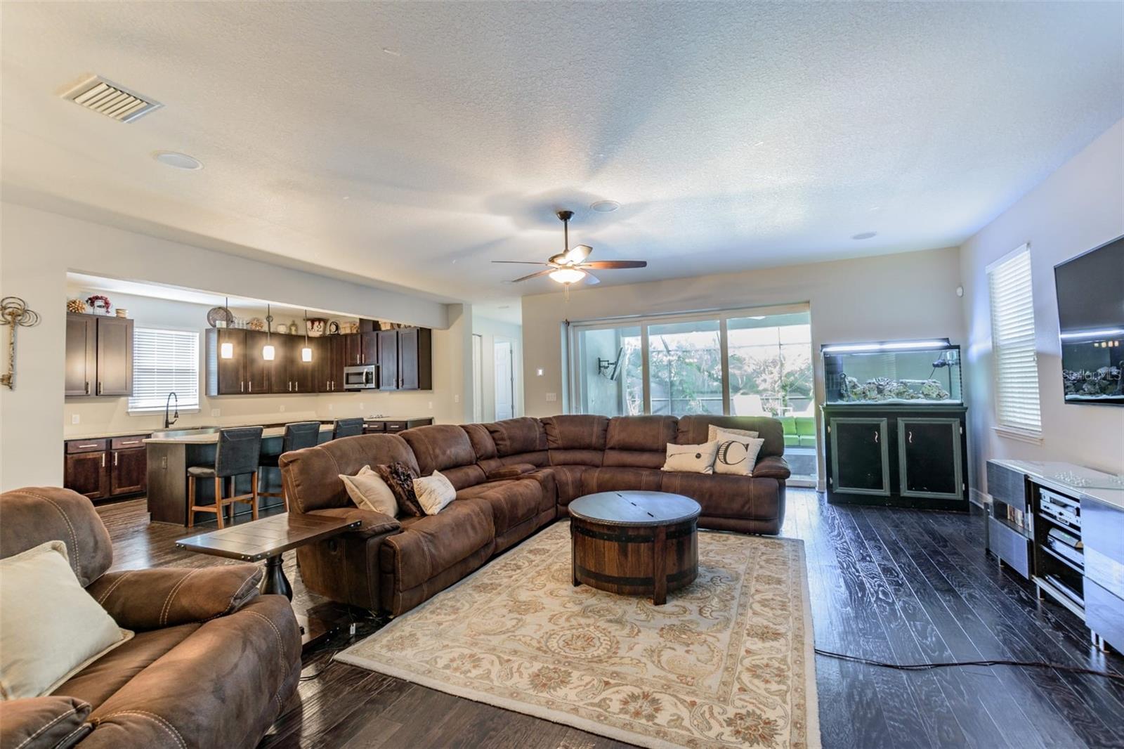 Image 8 of 61 For 407 Tampania Avenue