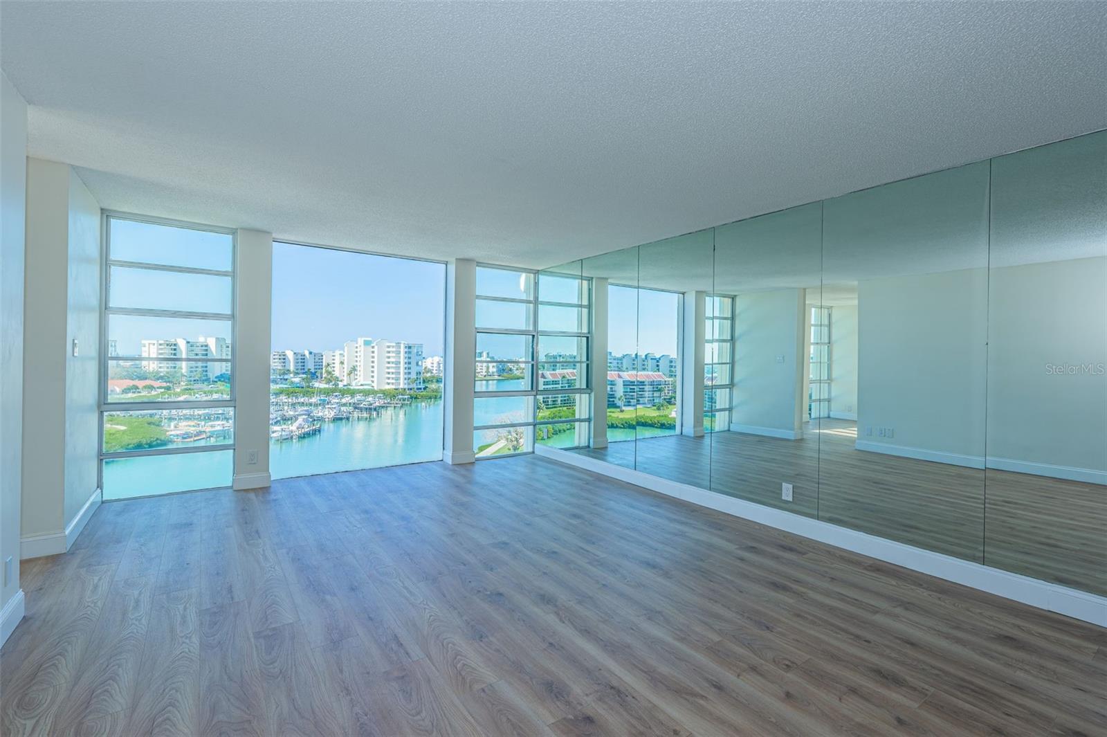 Image 13 of 66 For 7400 Sun Island Drive S 806