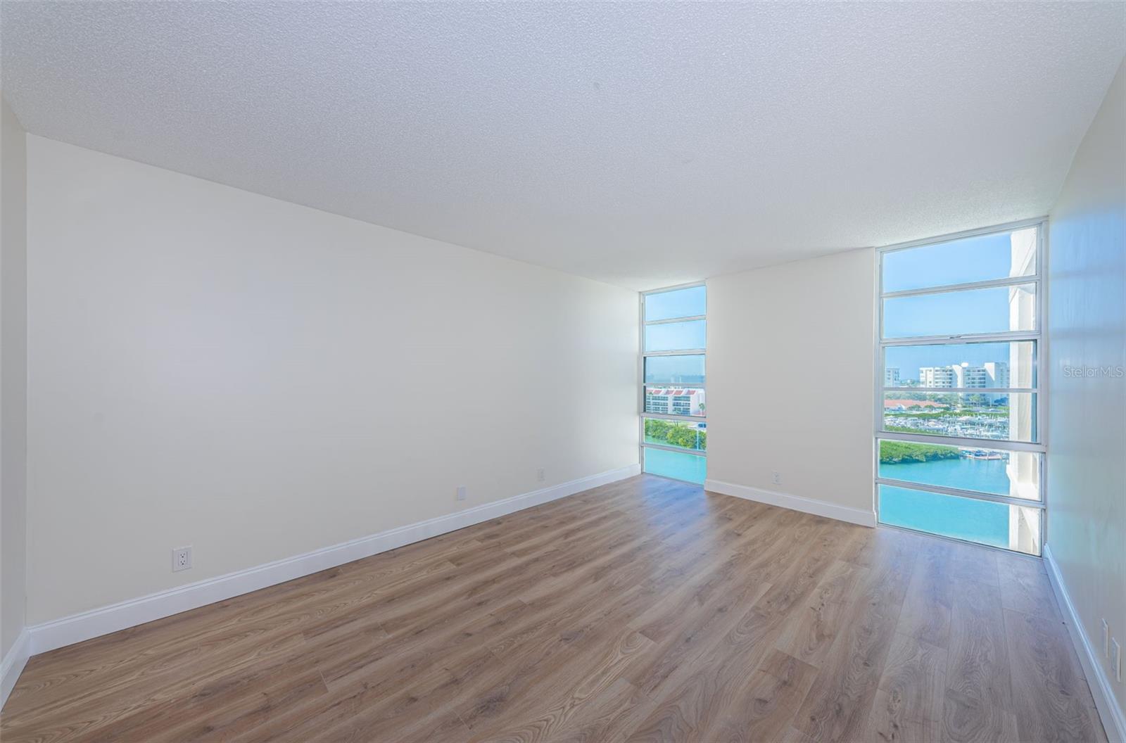 Image 23 of 66 For 7400 Sun Island Drive S 806