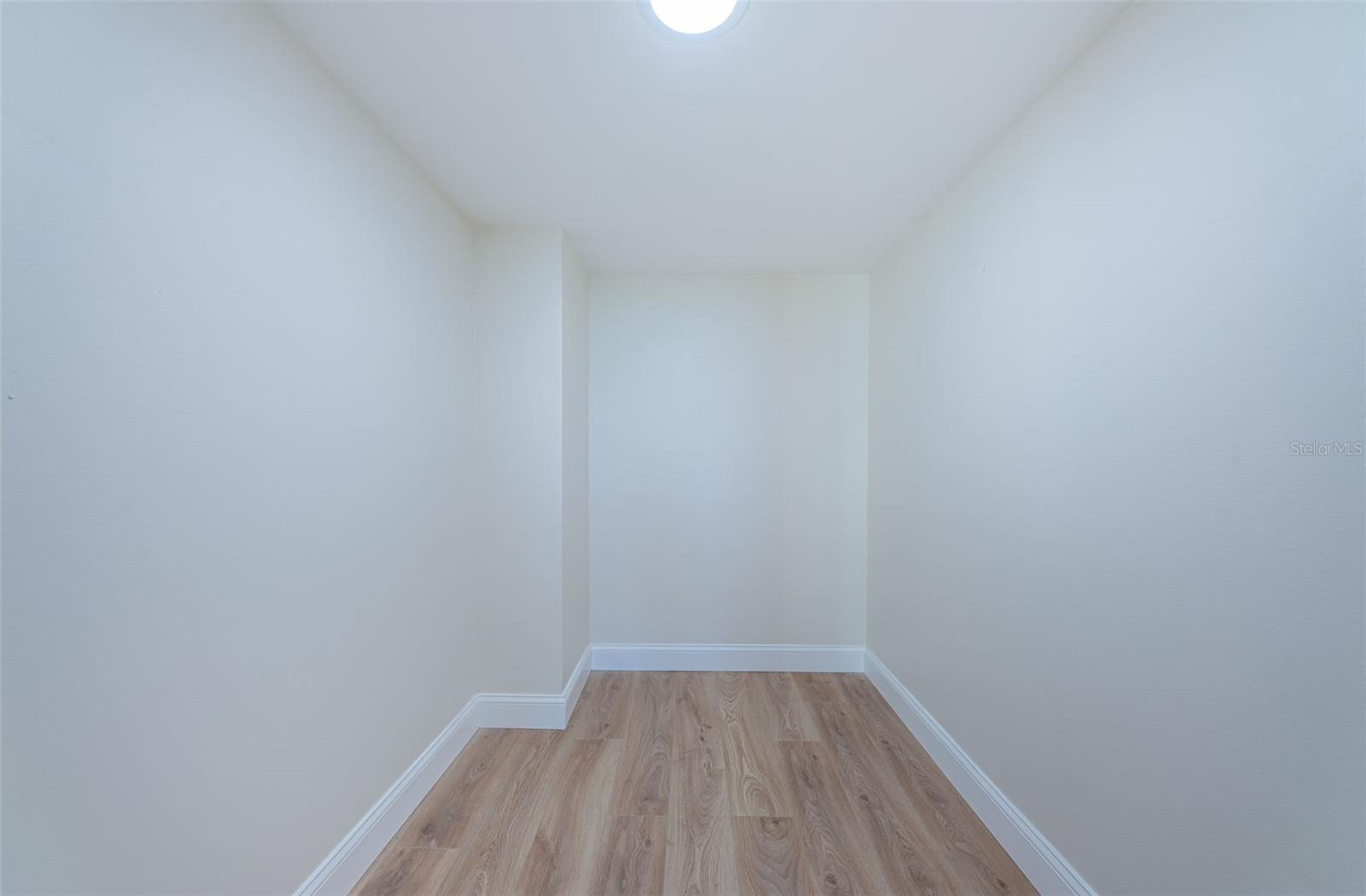 Image 24 of 66 For 7400 Sun Island Drive S 806