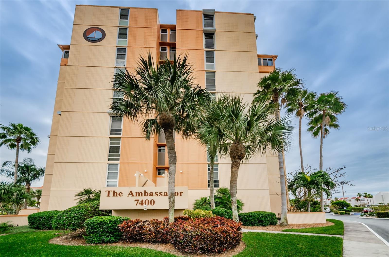 Image 3 of 66 For 7400 Sun Island Drive S 806