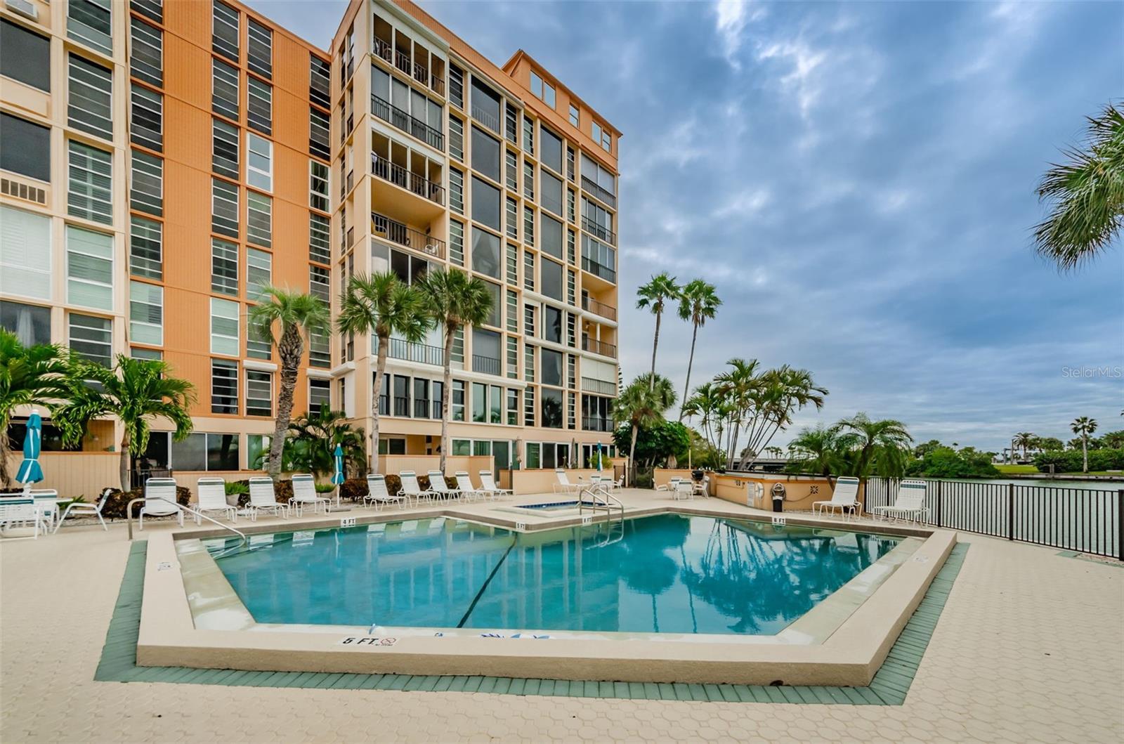 Image 33 of 66 For 7400 Sun Island Drive S 806