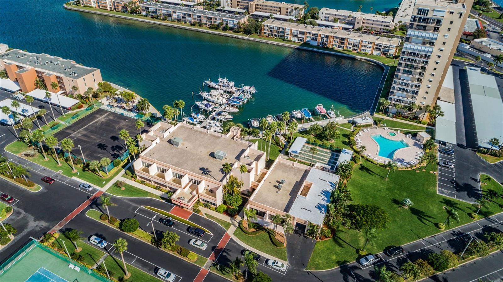 Image 40 of 66 For 7400 Sun Island Drive S 806