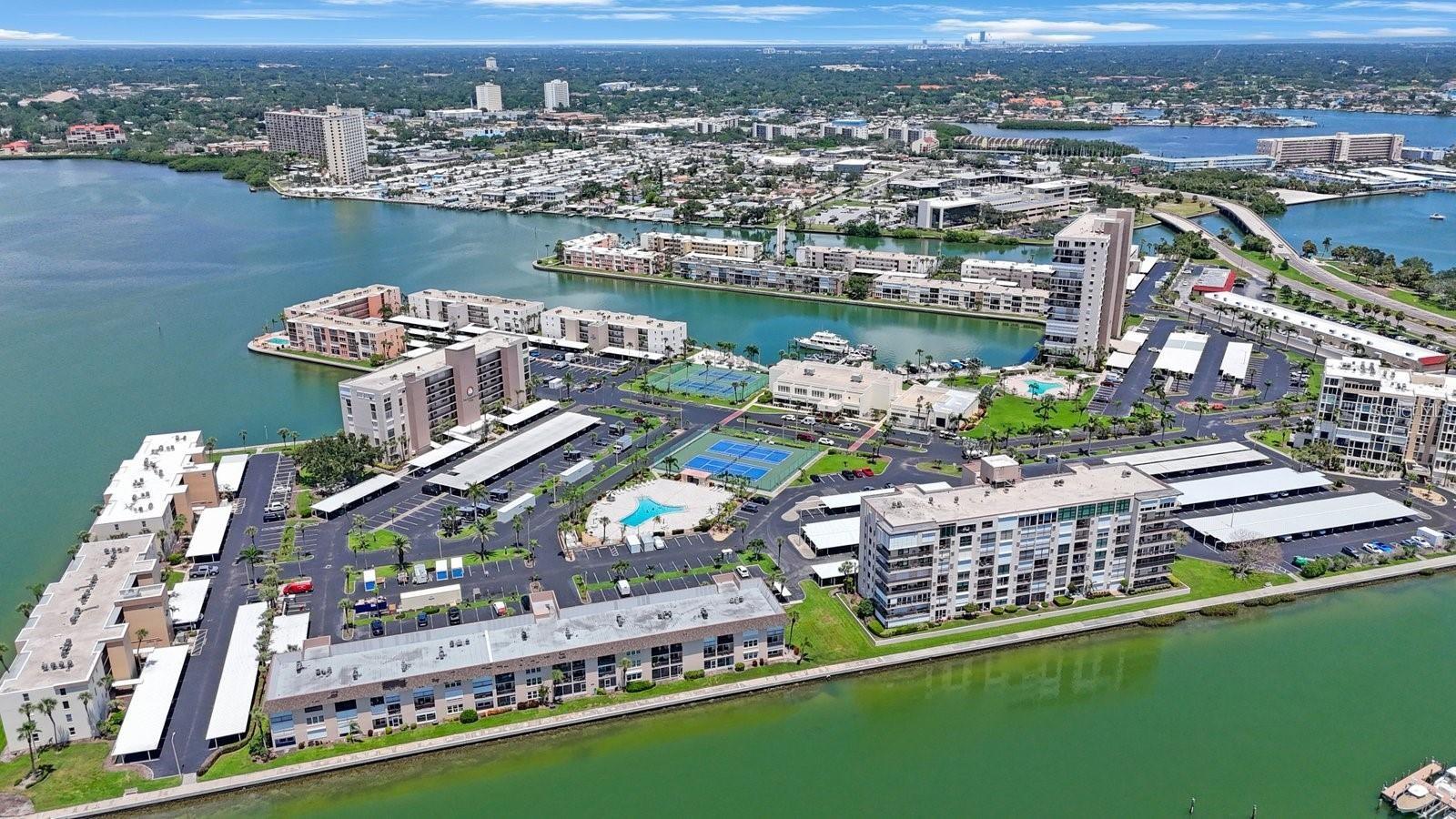 Image 6 of 66 For 7400 Sun Island Drive S 806