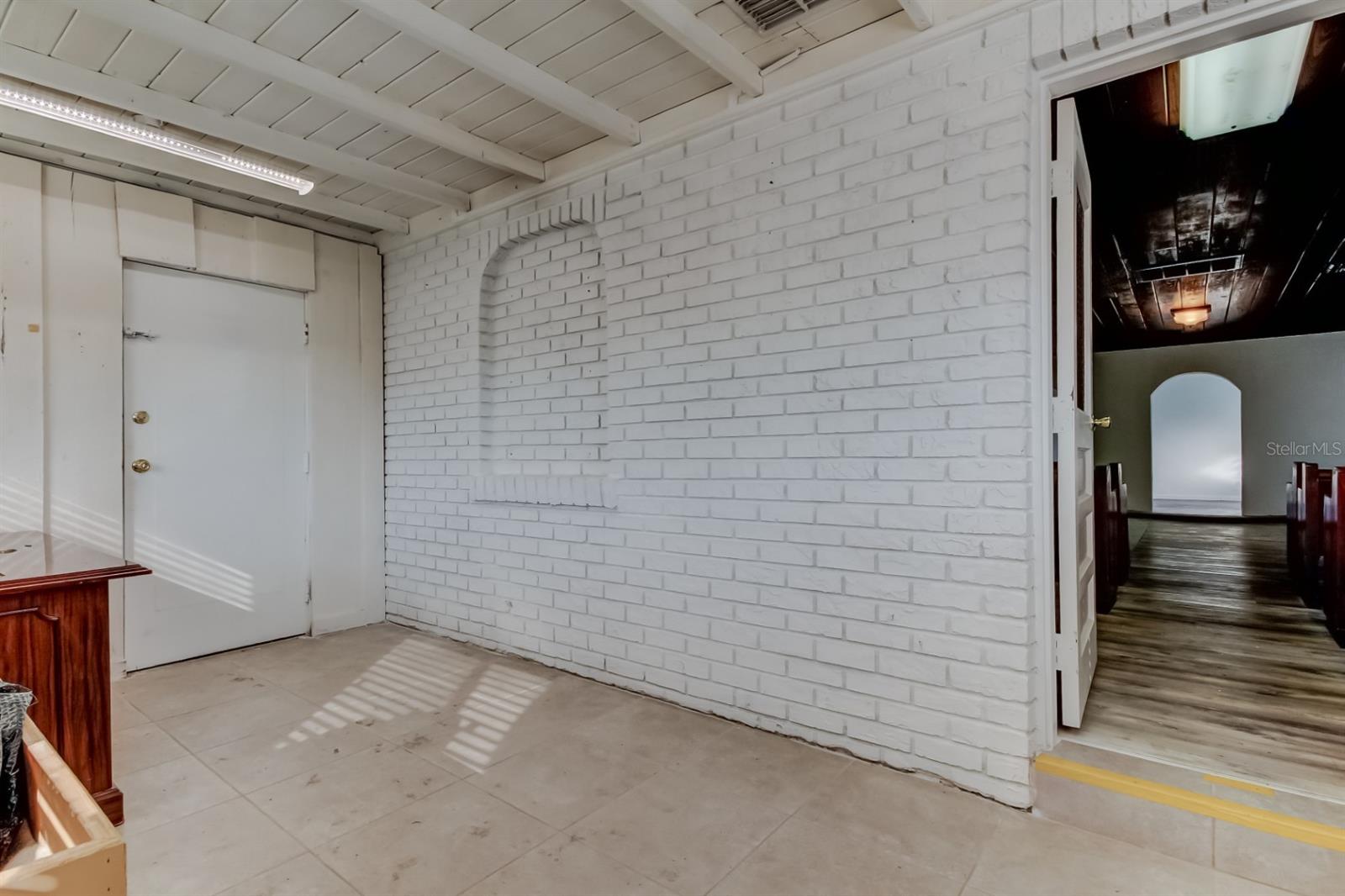 Image 19 of 70 For 4539 Mile Stretch Drive