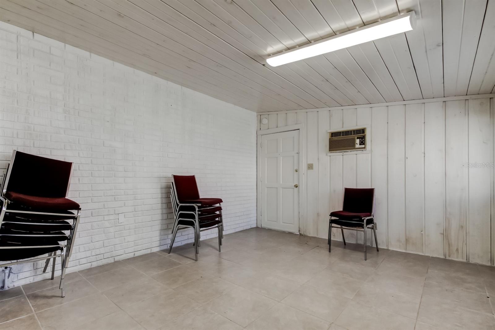 Image 34 of 70 For 4539 Mile Stretch Drive