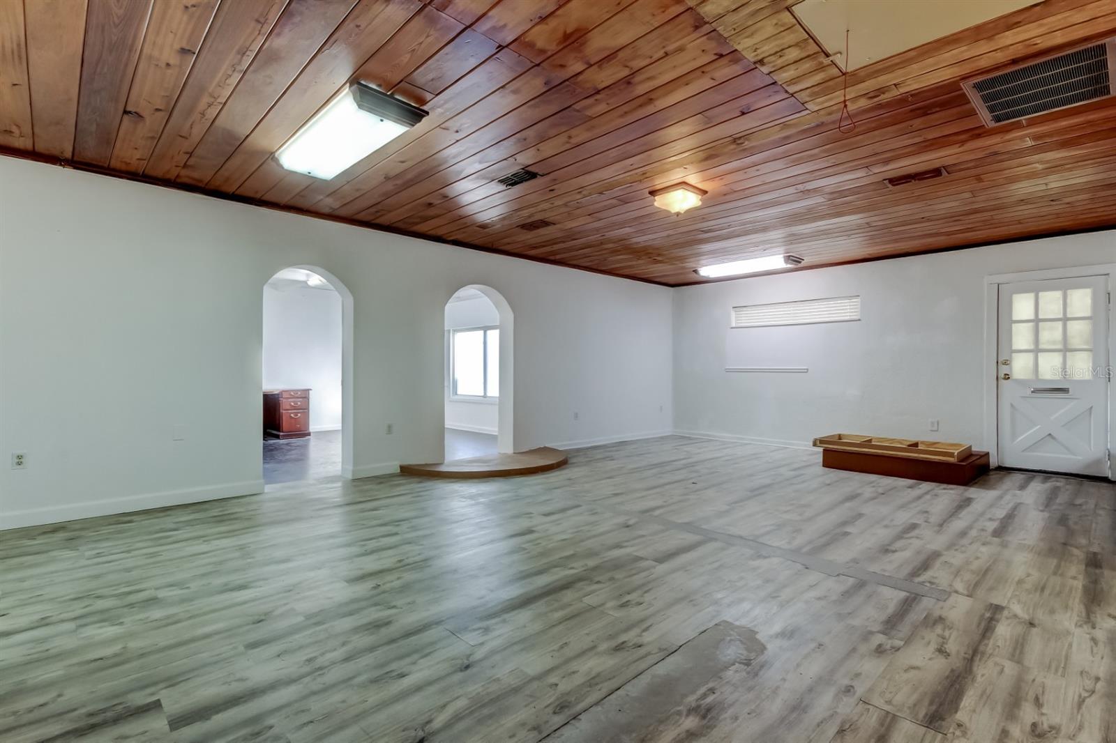 Image 8 of 70 For 4539 Mile Stretch Drive