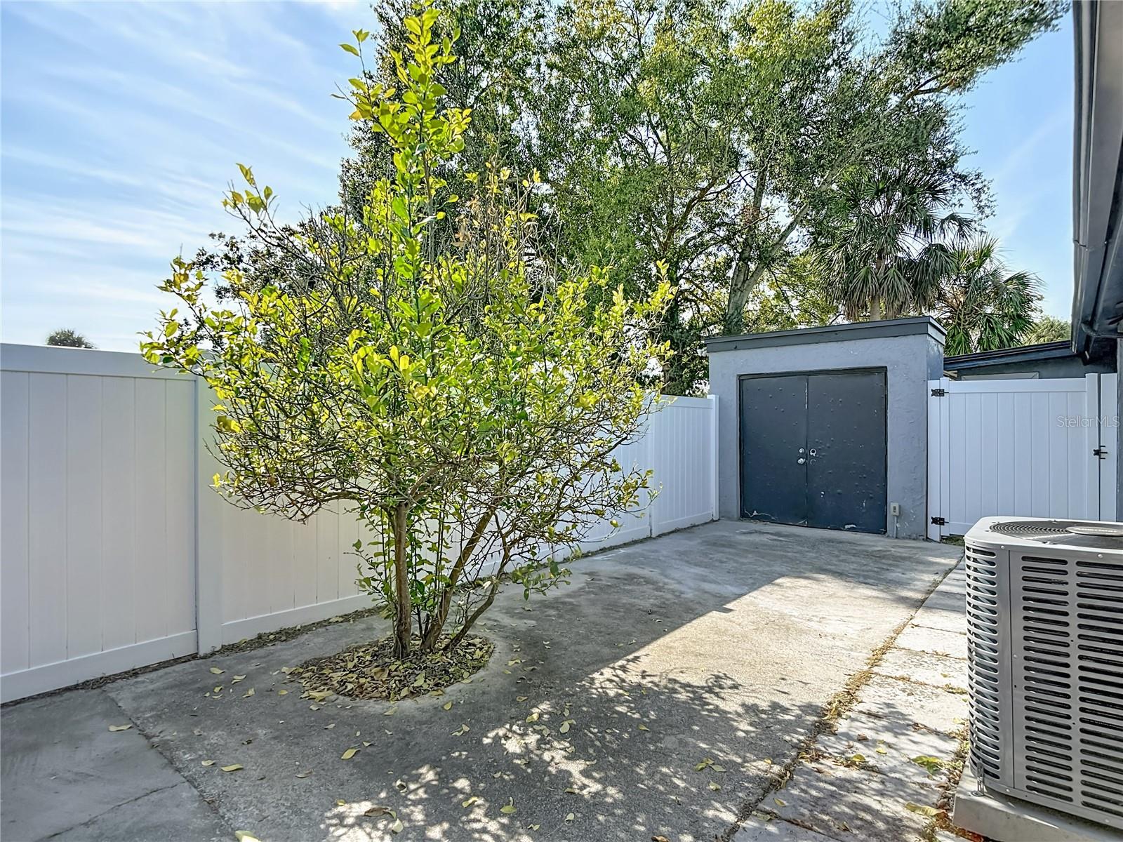 Image 17 of 36 For 5141 Springwood Drive