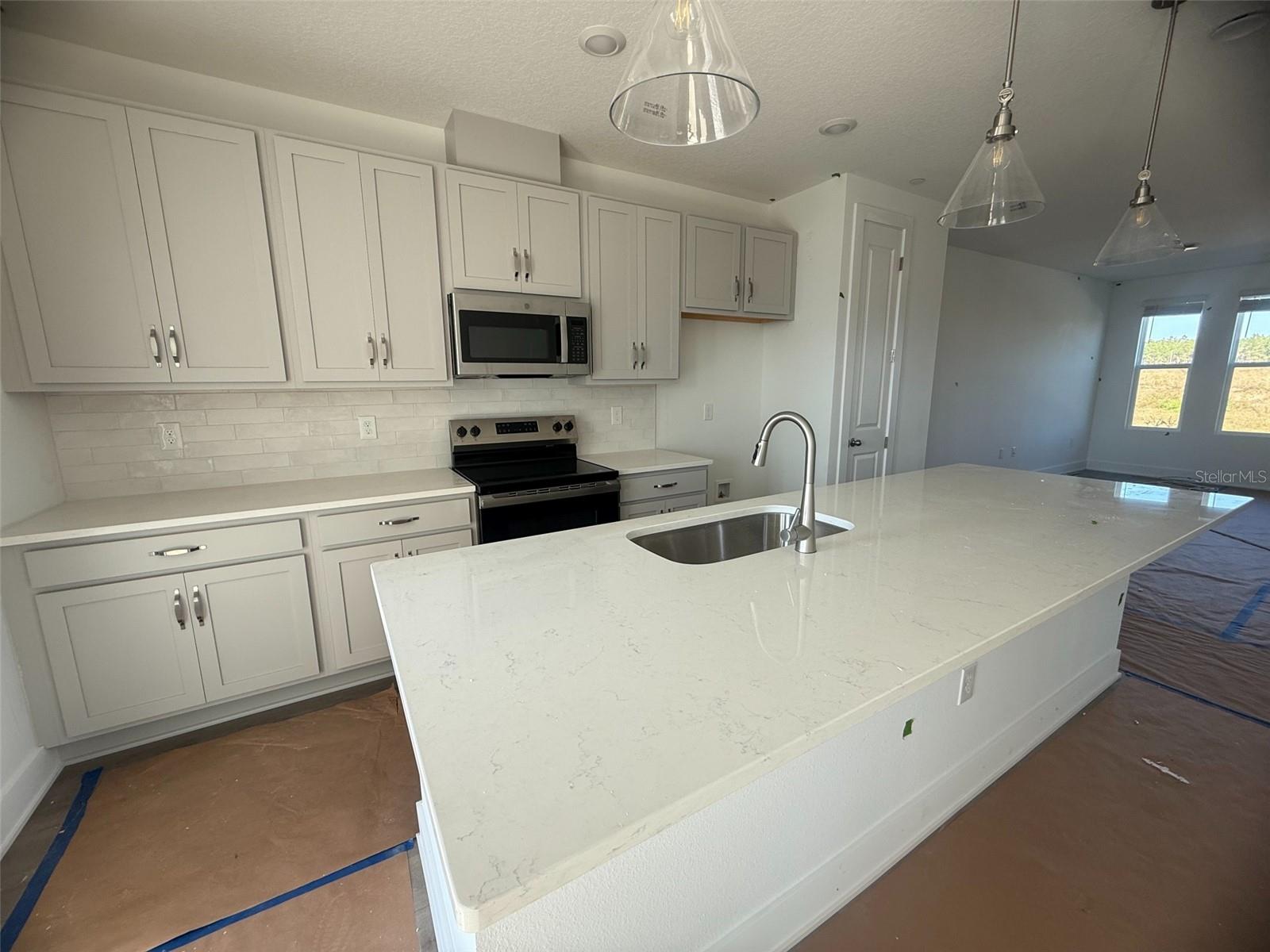 Image 13 of 37 For 15375 Hamlin Park Drive