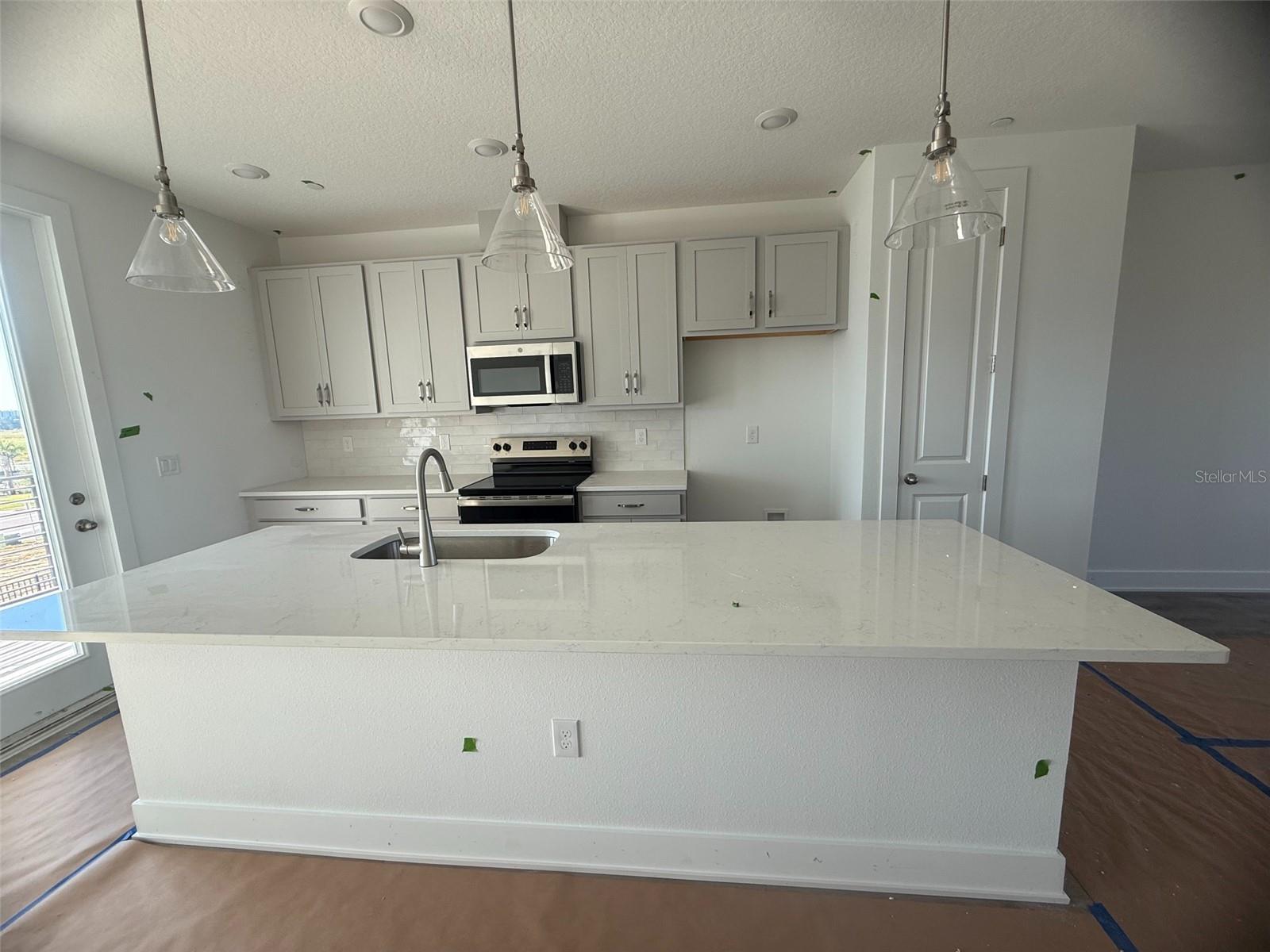 Image 14 of 37 For 15375 Hamlin Park Drive