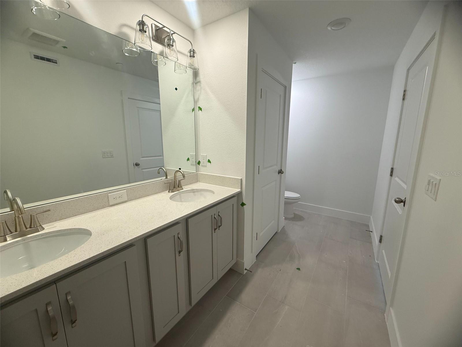 Image 23 of 37 For 15375 Hamlin Park Drive