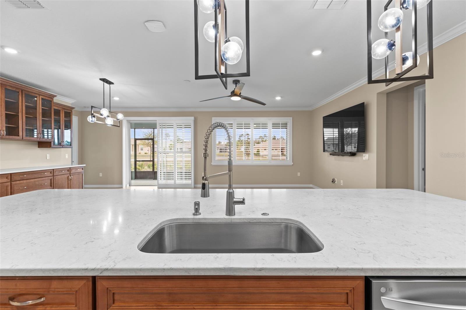 Image 19 of 46 For 9262 102nd Avenue Road