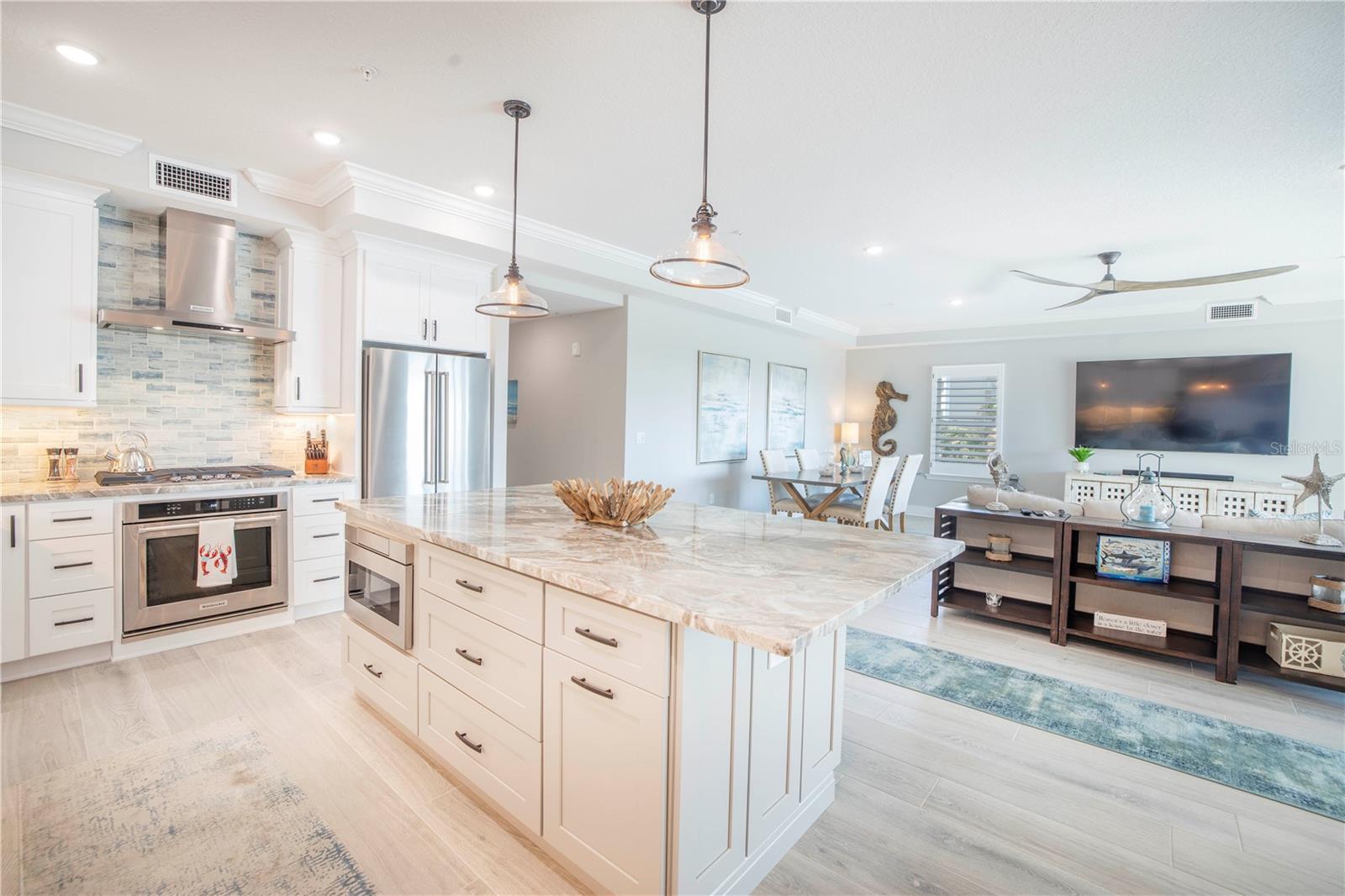 Image 12 of 98 For 19505 Gulf Boulevard 304