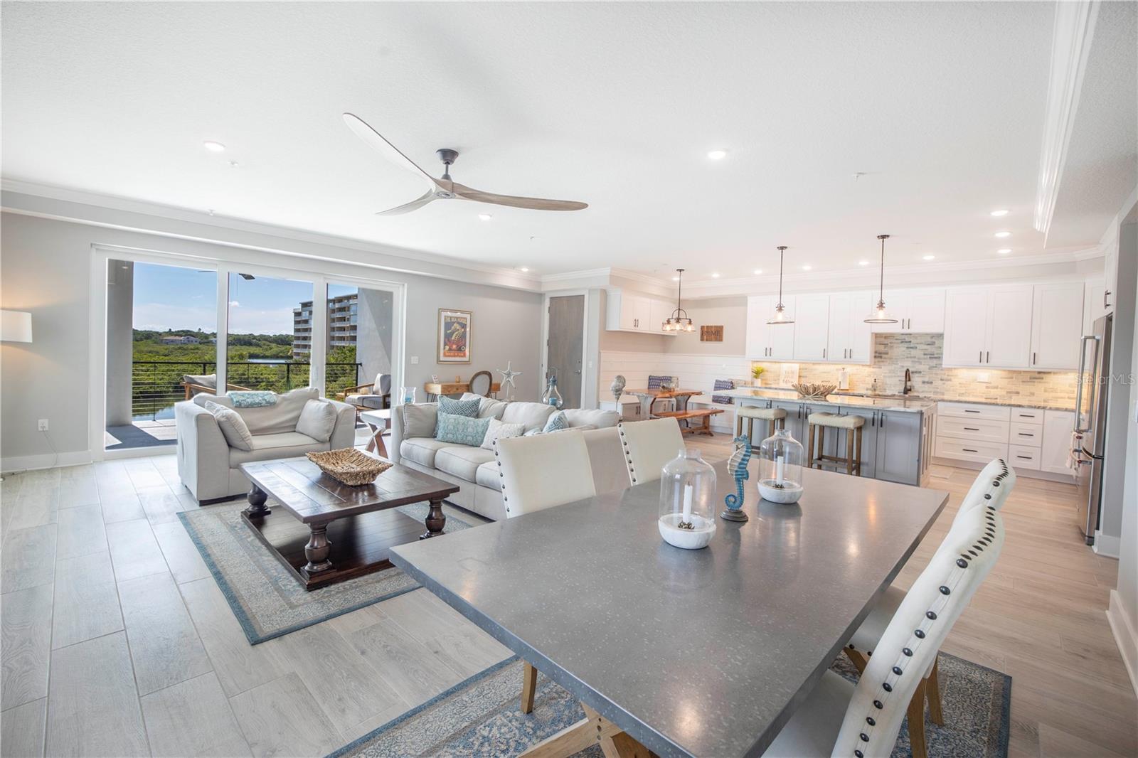 Image 17 of 98 For 19505 Gulf Boulevard 304