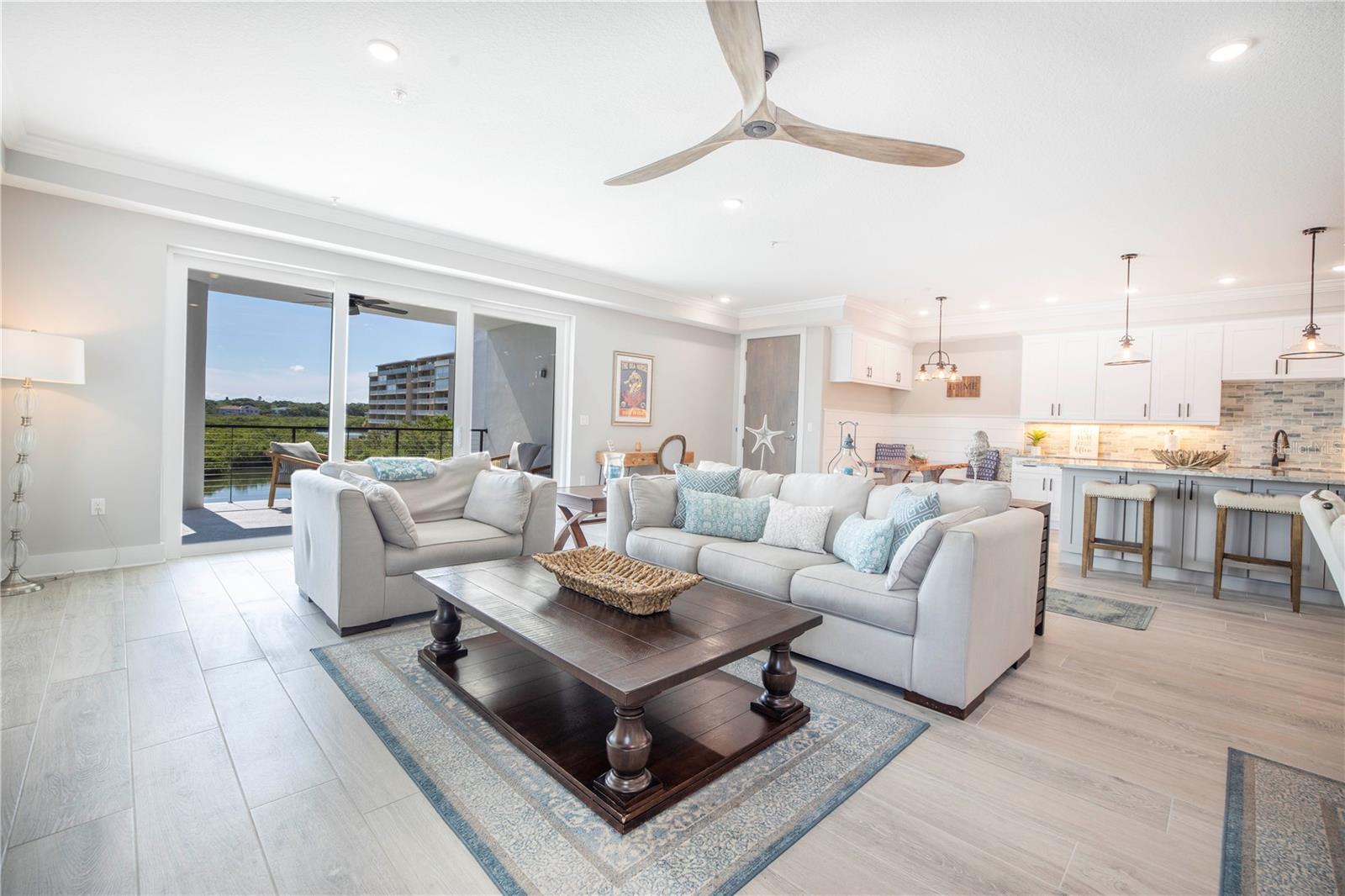 Image 18 of 98 For 19505 Gulf Boulevard 304