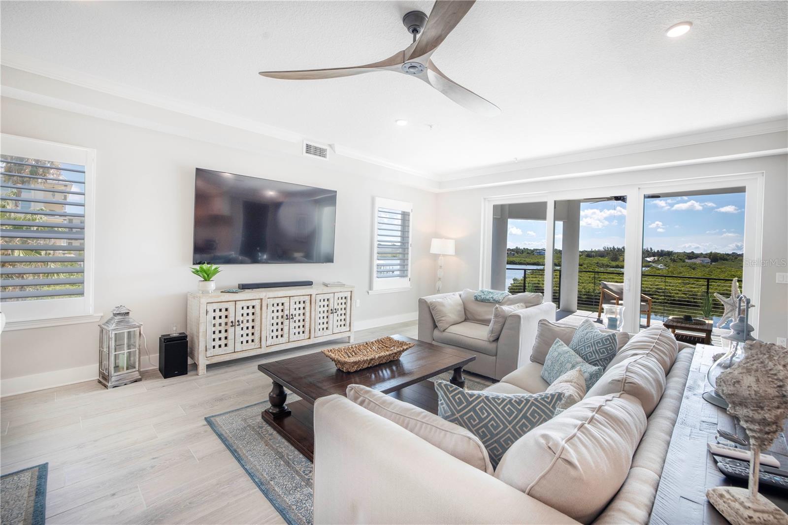 Image 19 of 98 For 19505 Gulf Boulevard 304