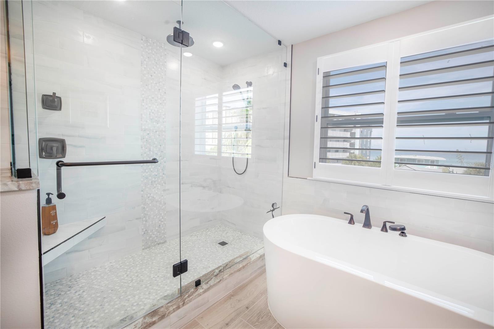 Image 60 of 98 For 19505 Gulf Boulevard 304