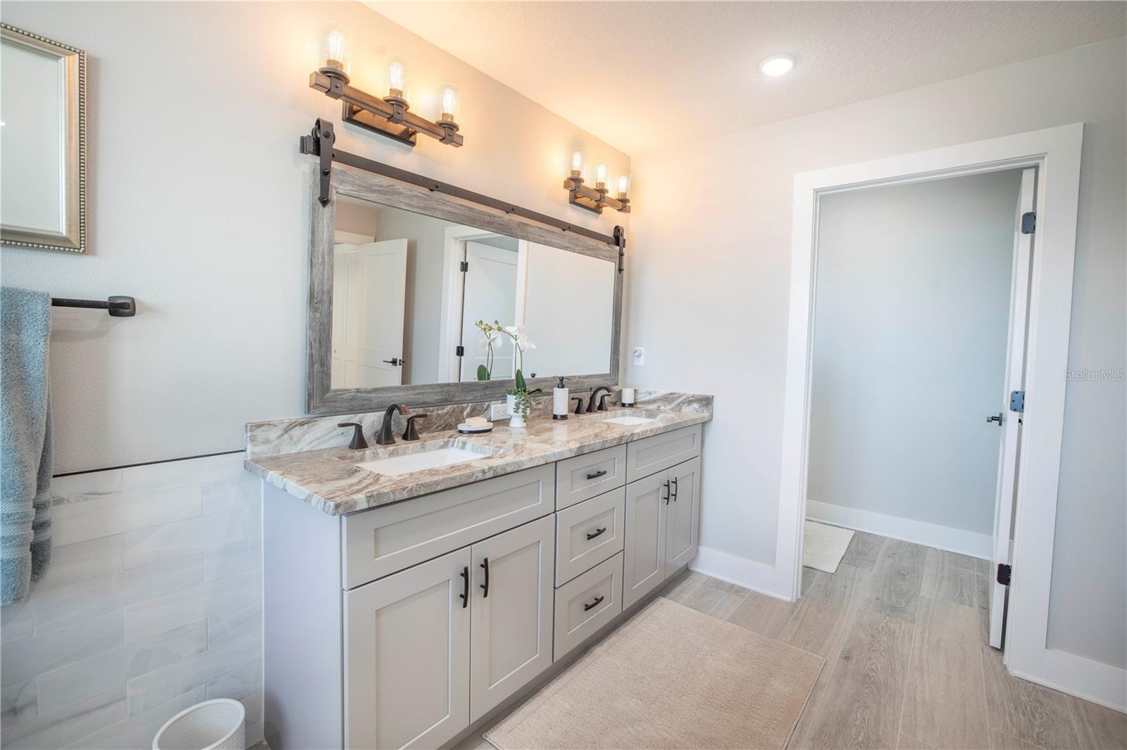 Image 61 of 98 For 19505 Gulf Boulevard 304